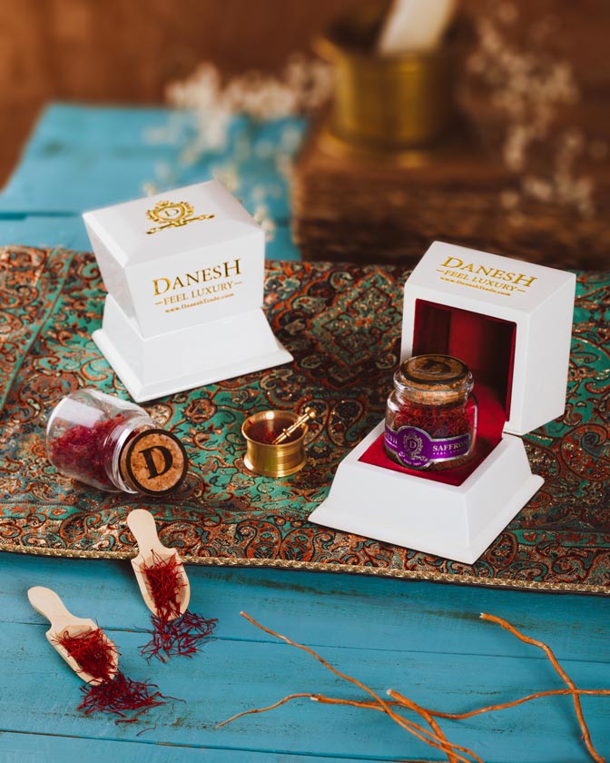 زعفران لاکچری دانش